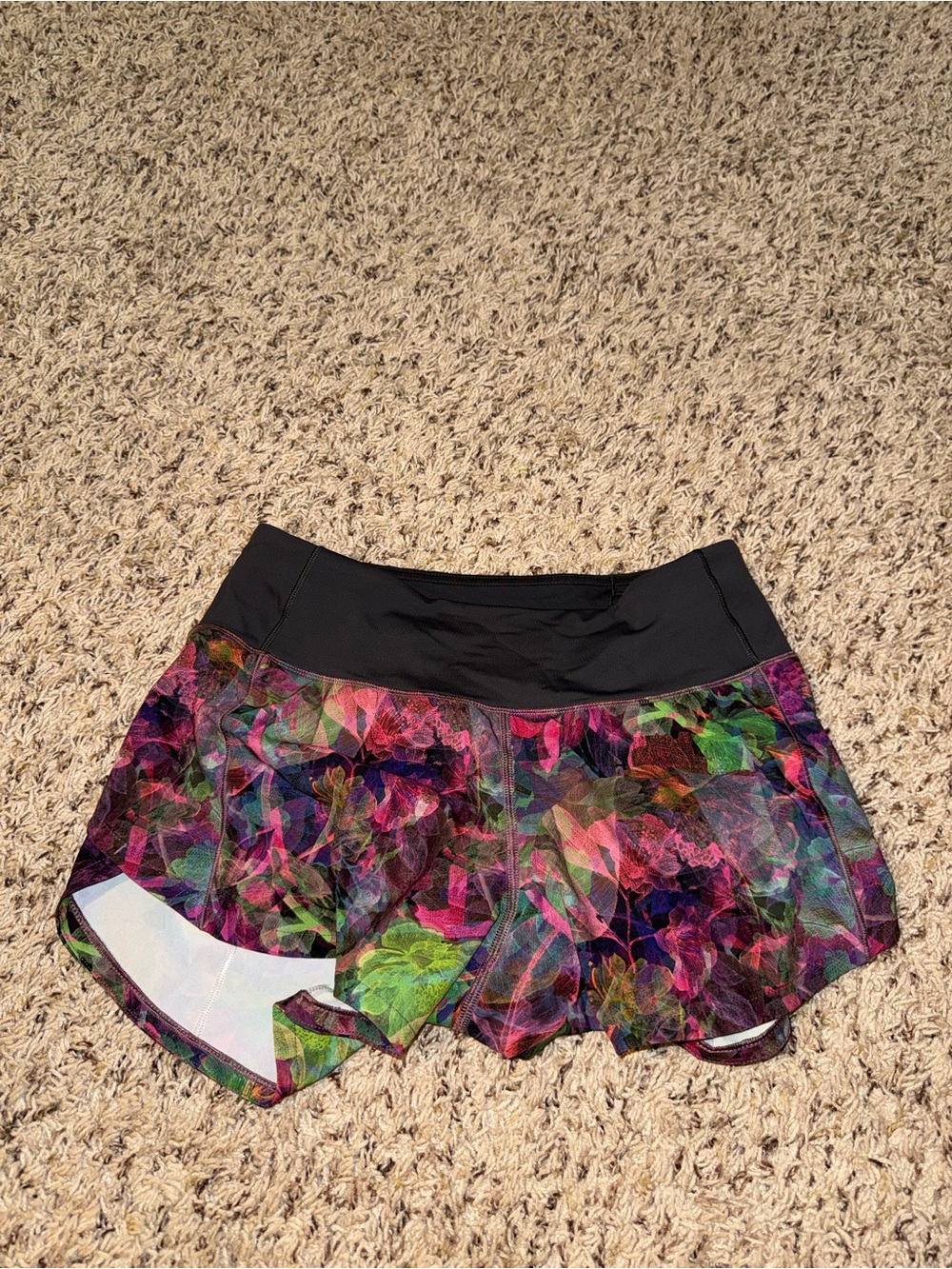 Lululemon Hottyhot short 2”